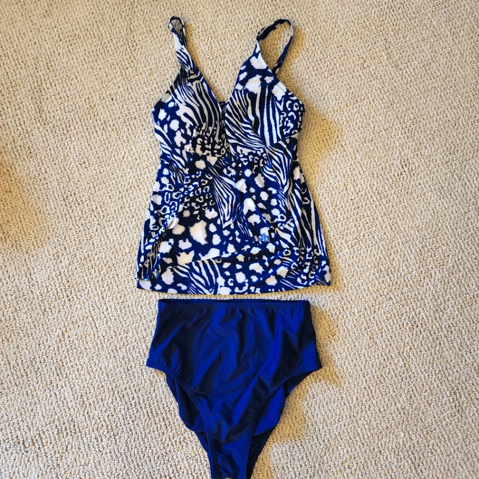 "Beyond" Swimsuit Patterned Bikini Set. Nwot